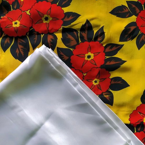 Vintage crepe fabric yellow with red flowers 3.2 m and gift white satin