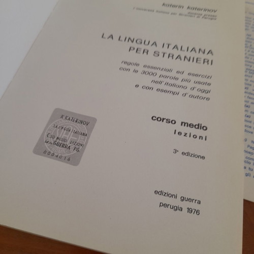 La lingua italiana per stranieri corso medio lessons, like new