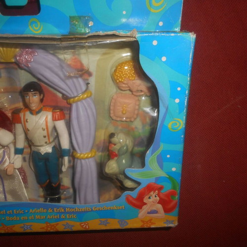 Ariel and Eric Wedding Giftset by Mattel used, vintage 1997