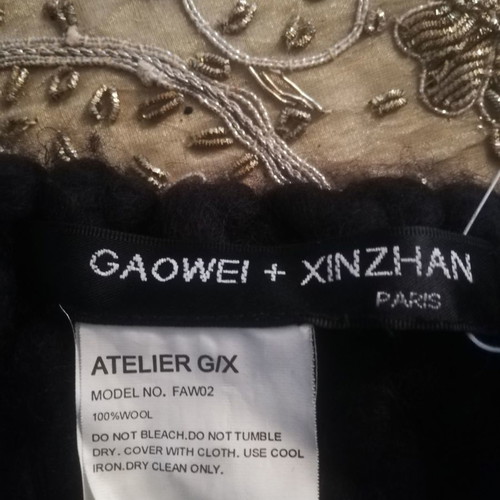 Wool collar with leather detail brand new