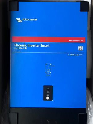 Victron Phoenix Inverter Smart 24/3000 with 200Ah lead-acid batteries