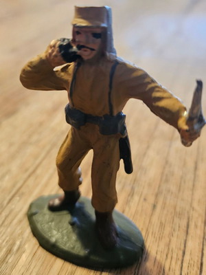 Lead soldier figure like new