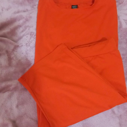 Orange blouse and leggings set like new