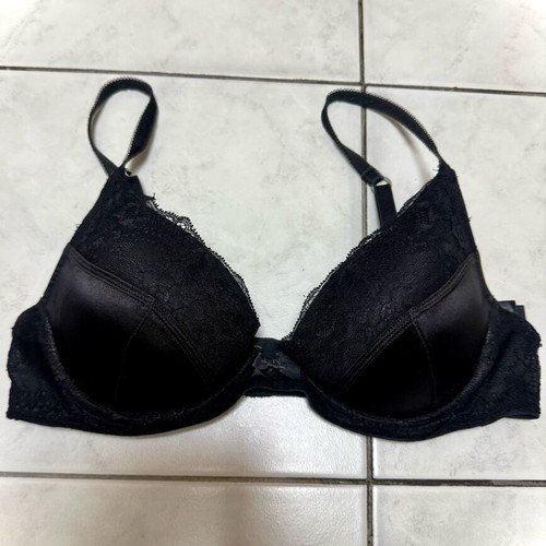 H&M pushup black satin lace wired bra like new, size 80C