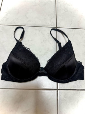 H&M pushup black satin lace wired bra like new, size 80C