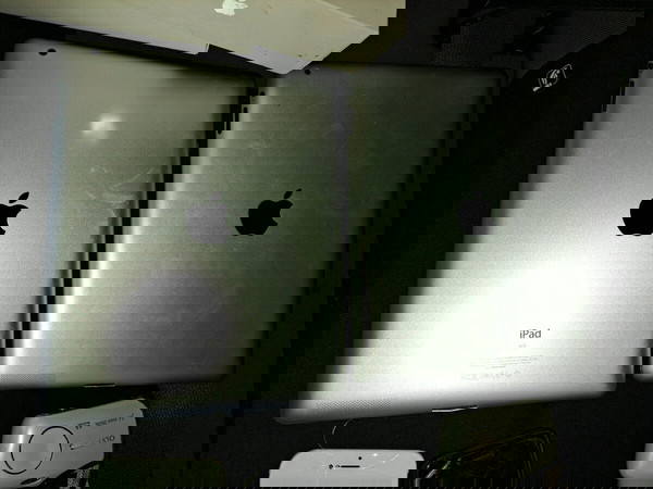 2 i pad για ανταλλακτικα