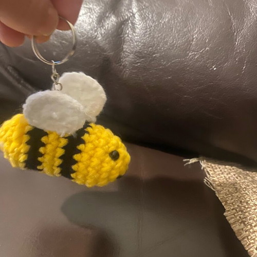 Bee keychain new, black and yellow