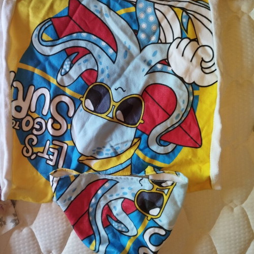 Baby beach poncho used, one size for ages 2-4