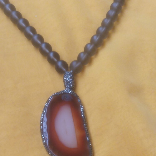 Vintage carnelian agate necklace with pendant and frosted beads