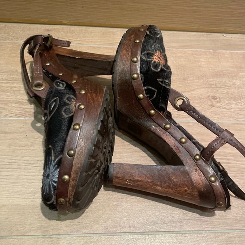 Clogs sandals used with wooden heel and pony leather, size 39