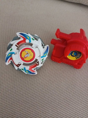 Dragoon Gt bayblade like new, Takara, with left spin launcher