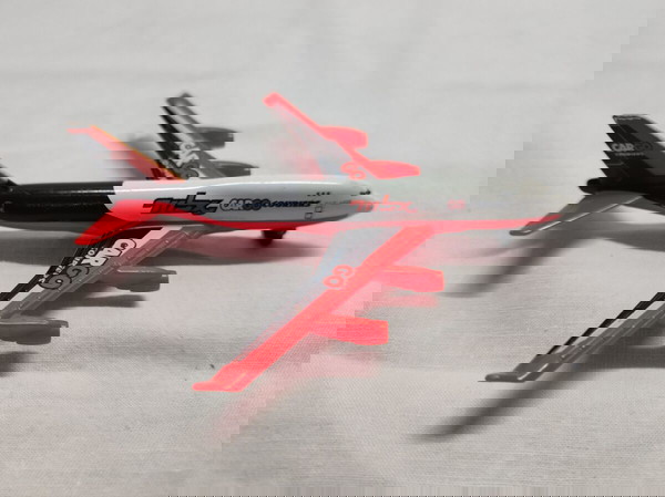 Matchbox Sky Busters Boeing 747-400 cargo couriers