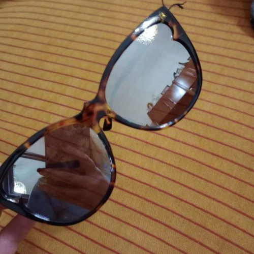 Pink Woman sunglasses new with mirror lenses