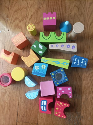 Wooden building blocks used, about 20 pieces