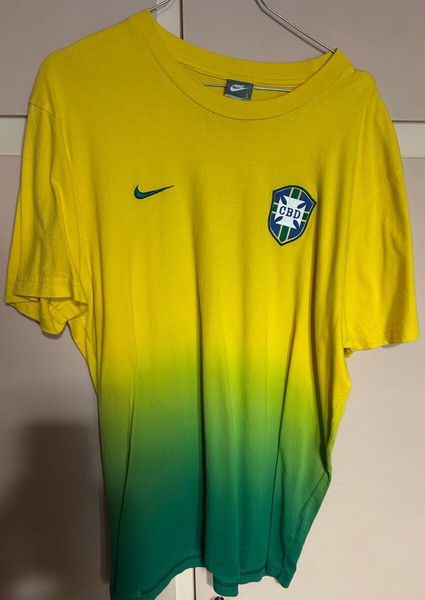Nike Brasil Large Σε καλή κατάσταση. Τιμή 20 Ευρώ