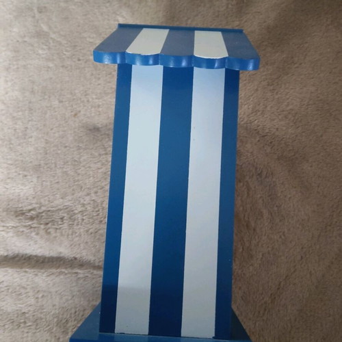 Decorative wooden beach hut like new, 17.3cm blue white
