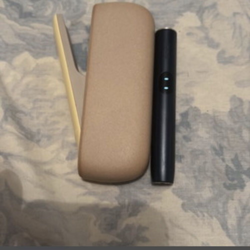 Iqos Iluma i device