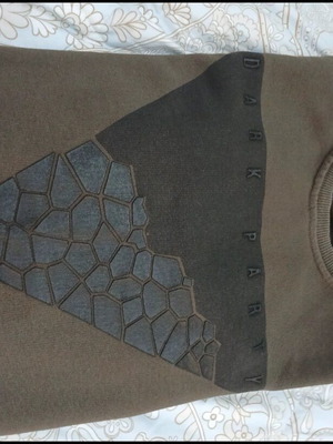 Men's khaki sweatshirt used with embossed geometric pattern