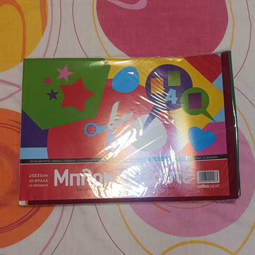 Velveteen pad with 10 sheets 25x35cm, assorted colors