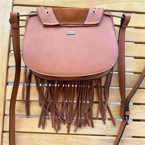 Leather cross body bag Pepe Jeans chocolate like new with fringes