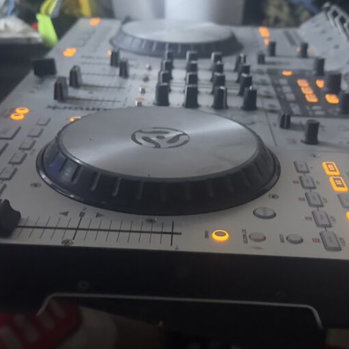 Numark 4TRAK DJ controller new with jog wheels