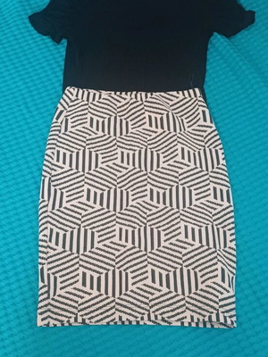 Pink Woman skirt and H&M blouse set like new, small