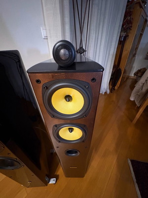 Ηχεία Roister Status 8.2 μεταχειρισμένα, επιδαπέδια, σετ 2 τεμαχίων με βάσεις Soundcare