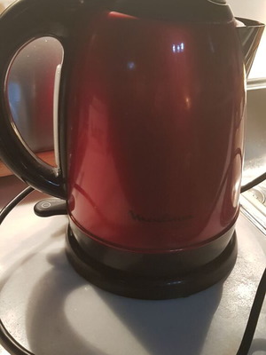 Moulinex electric kettle BY 530 used, red, 1.7lt