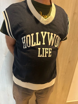 Zara Hollywood Life sleeveless sweater vest XL, dark blue and white