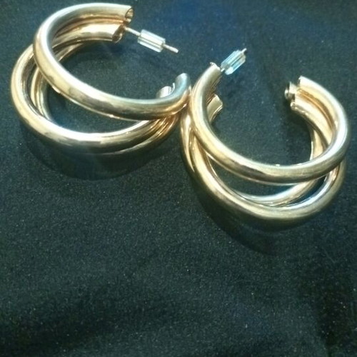 Earrings triple hoops gold color like new, very light