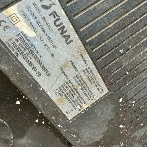 Vintage CRT τηλεόραση Funai μεταχειρισμένη με retro αισθητική