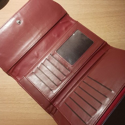 Michelle Moon red wallet like new