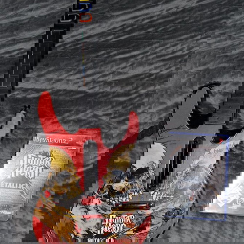 Guitar Hero Metallica PS2 μεταχειρισμένο με αυθεντική κιθάρα και dongle