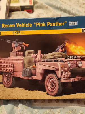 SAS Recon Vehicle Land Rover Italeri 6501 model kit like new 1/35 scale