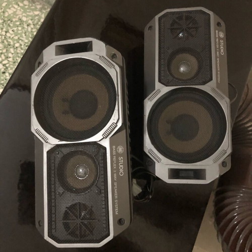 StudioTechnik 2x130w speakers used, bass reflex 3way system