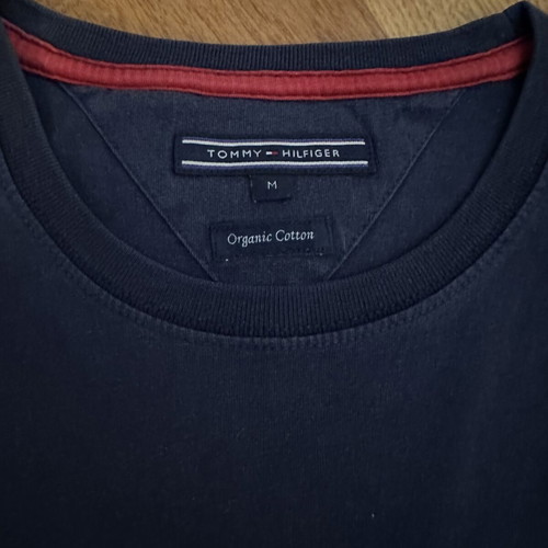 Tommy Hilfiger Navy Blue T-Shirt Medium Organic Cotton used