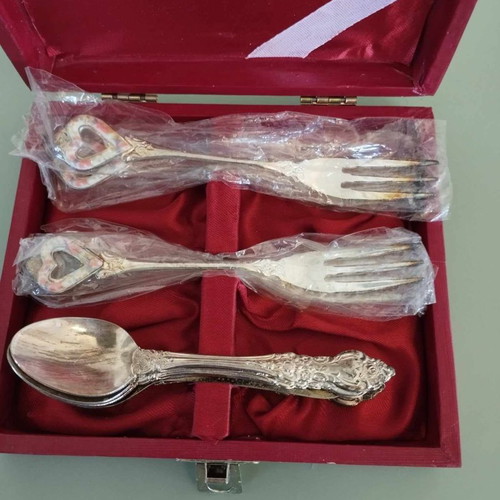 Vintage cutlery set with stainless dessert spoons and forks Heritage Silver Collection