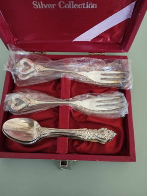 Vintage cutlery set with stainless dessert spoons and forks Heritage Silver Collection