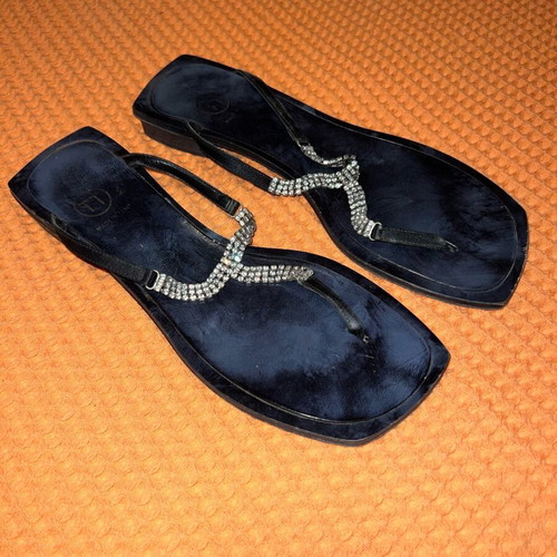 Women's sandal with rhinestones like new, size 39, black