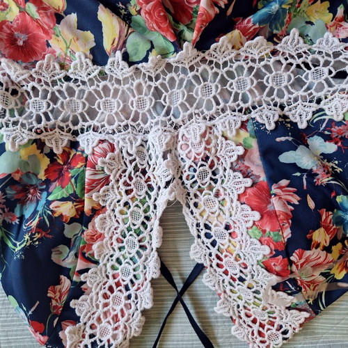 Floral Summer Dress with Lace and Open Back, like new, colorful
