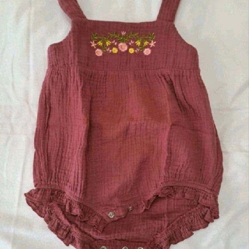 Summer clothing set for 9-month-old girl like new