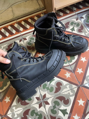 Zara waterproof boots size 39 like new, black