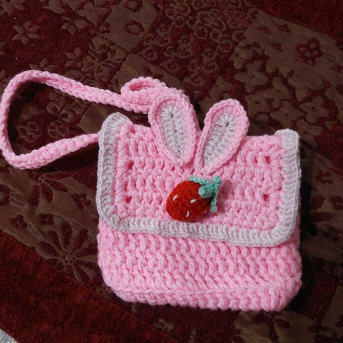 Knitted crossbody bag new pink with strawberry