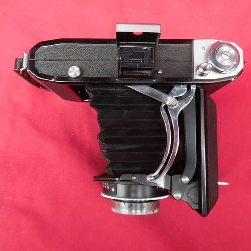 Zeiss Ikon bellows camera with Novonar Anamistigmat 4.5/110 lens