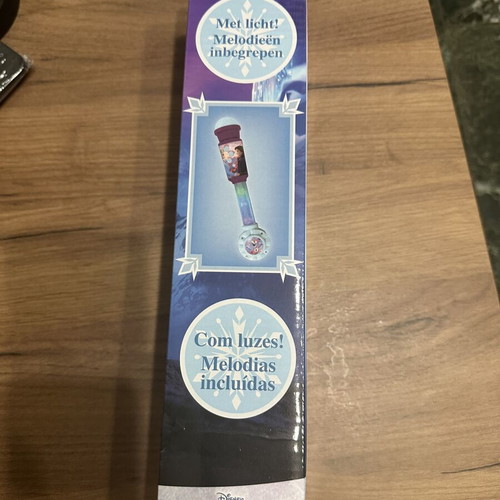 Frozen microphone used, with light