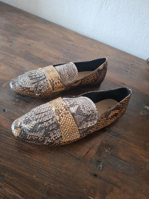 Γυναικεία μοκασίνια Η&Μ με σχέδιο δέρματος φιδιού Νο38 σαν καινούργια, καφέ