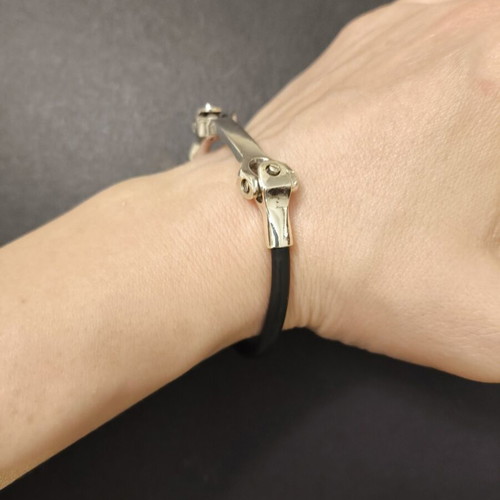 Silver 925 bracelet with rubber, like new, 18.5 cm