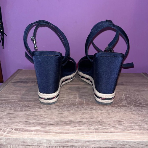 Tommy Hilfiger platforms like new, size 40, blue and red