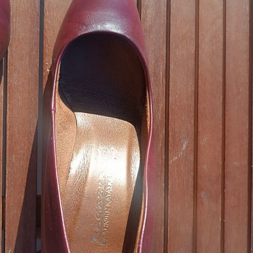 Ragazza leather pumps burgundy size 39 like new