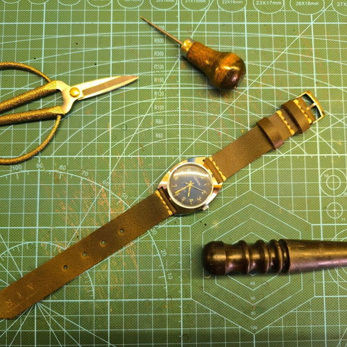 Handmade leather watch strap, custom colors, 18-28mm